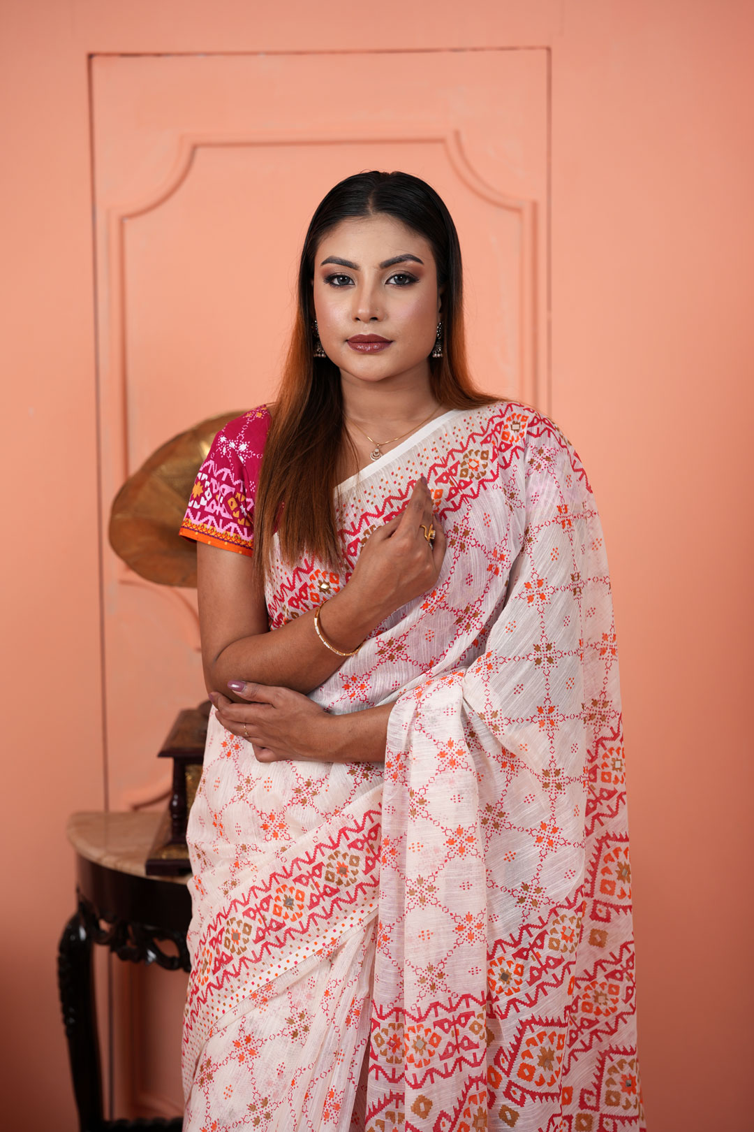 প্রিমিয়াম সুতি শাড়ি | মিরর ওয়ার্ক | ক্রিম কালার | ম্যাচিং ব্লাউজ পিস